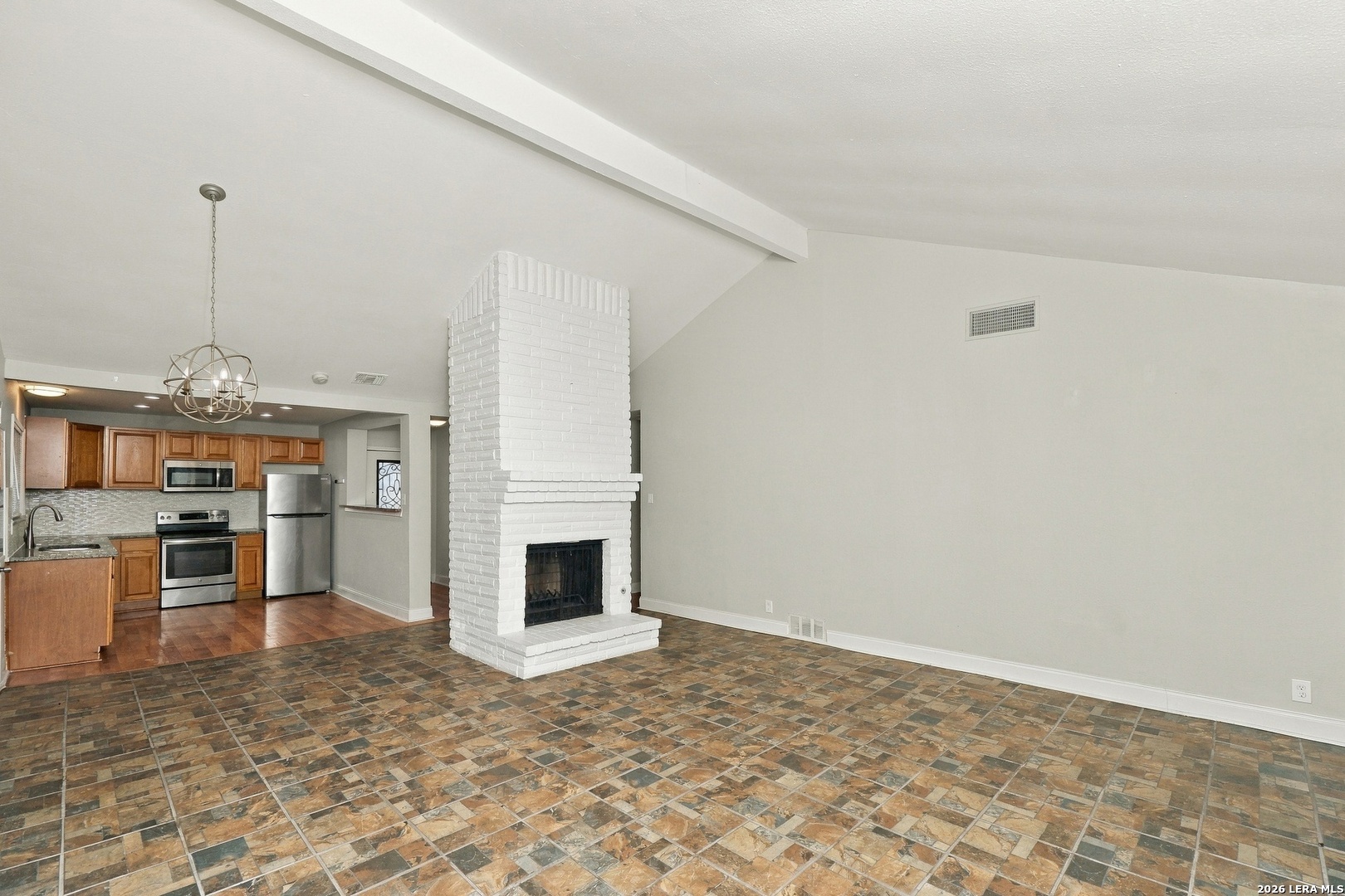 656 FERN MEADOW DR, Universal City, TX 78148