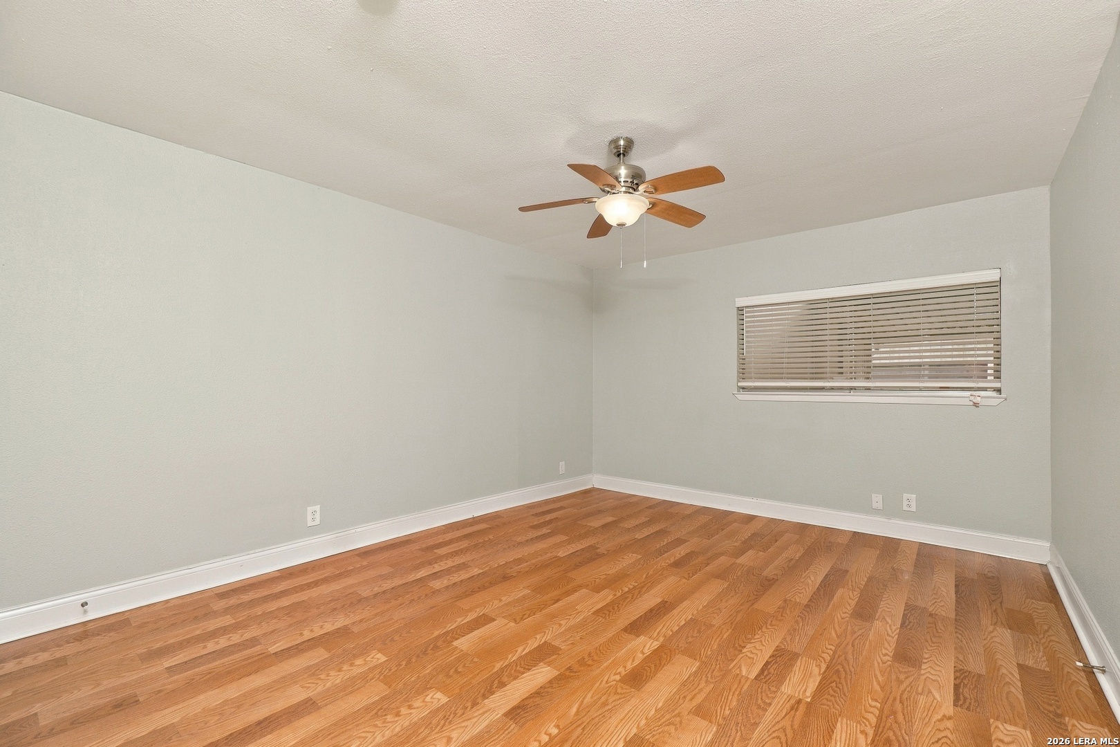 656 FERN MEADOW DR, Universal City, TX 78148