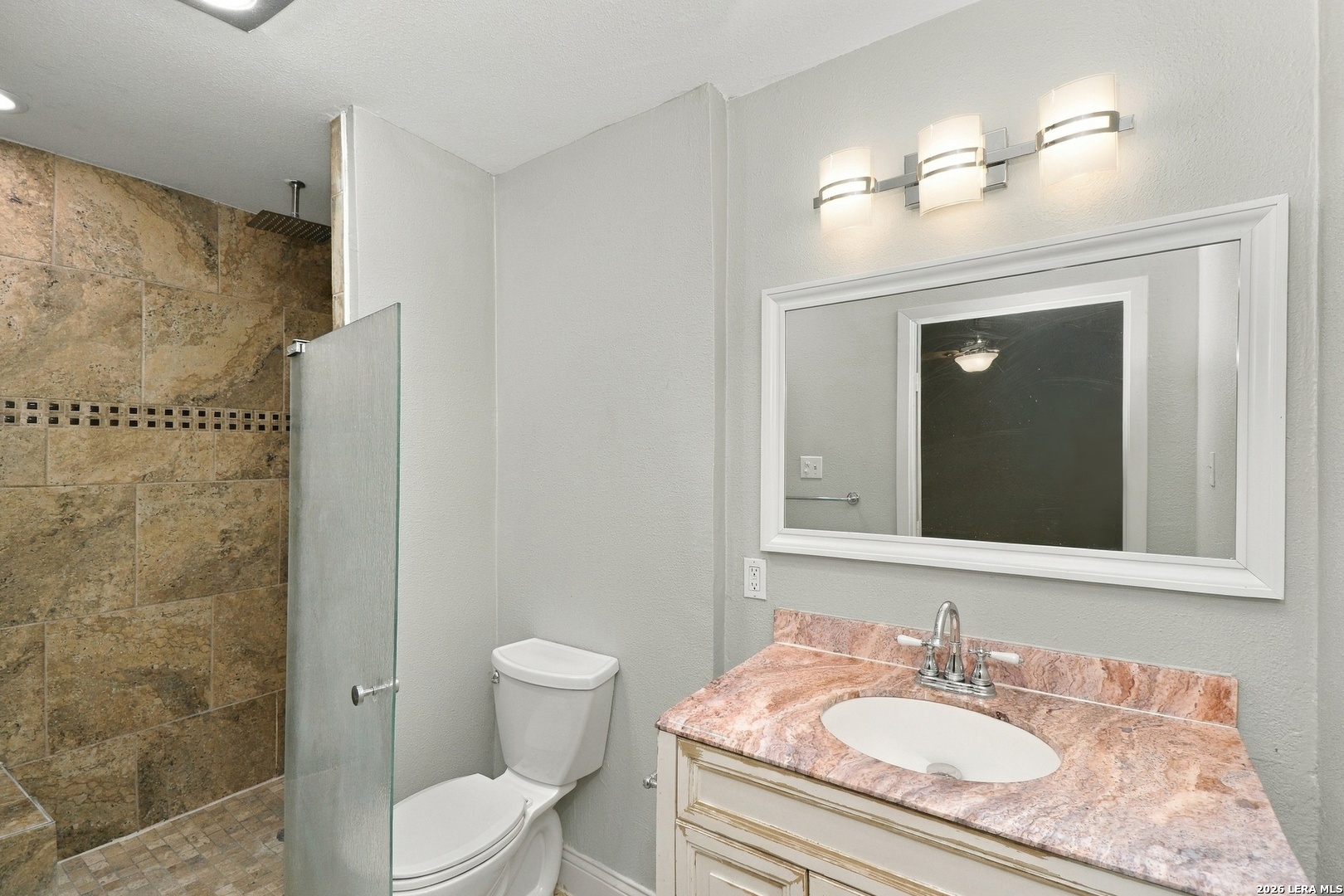 656 FERN MEADOW DR, Universal City, TX 78148