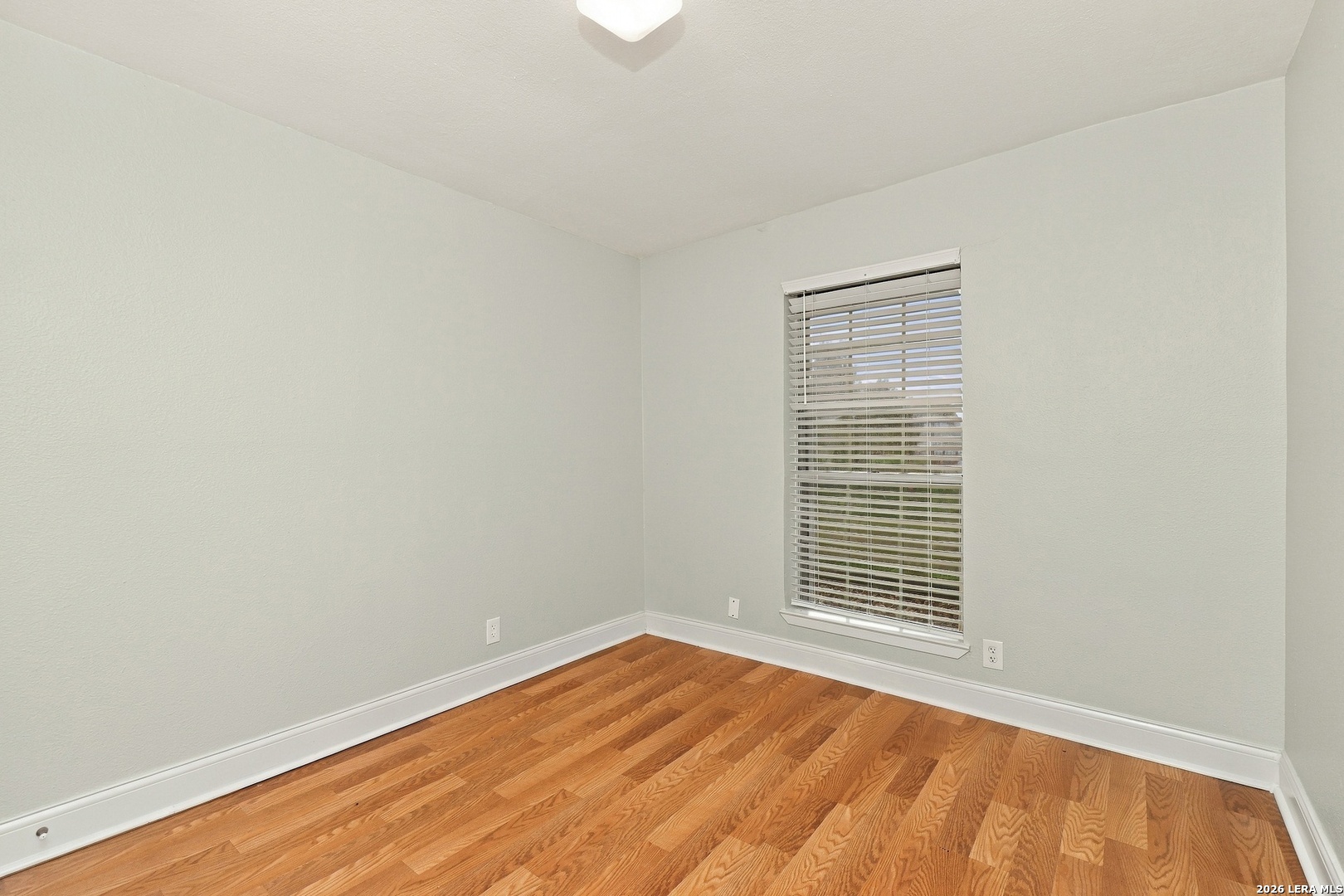 656 FERN MEADOW DR, Universal City, TX 78148
