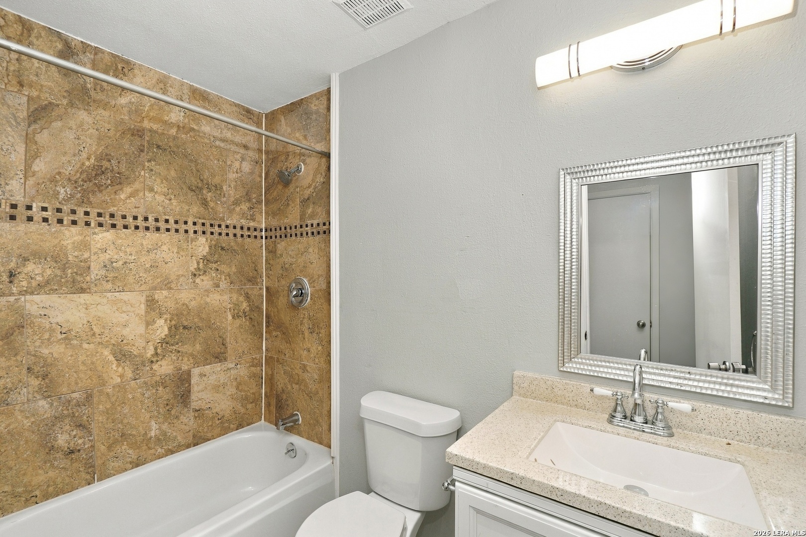656 FERN MEADOW DR, Universal City, TX 78148