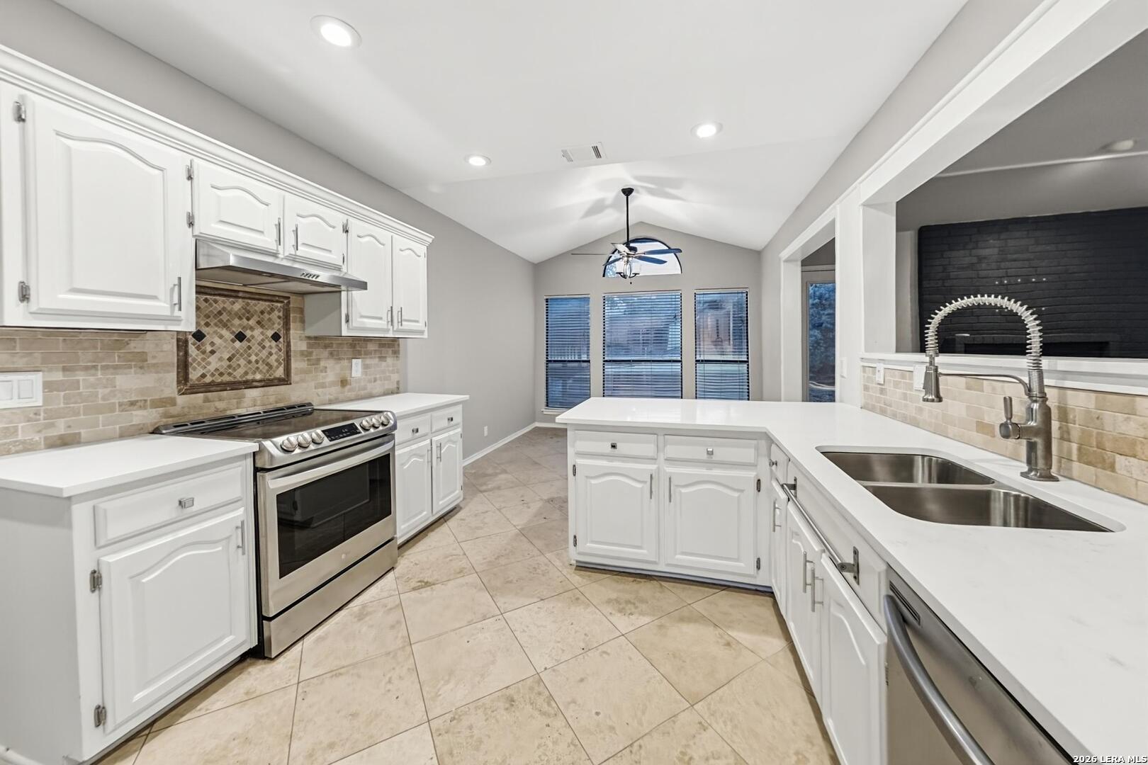 16011 MISSION RDG, San Antonio, TX 78232