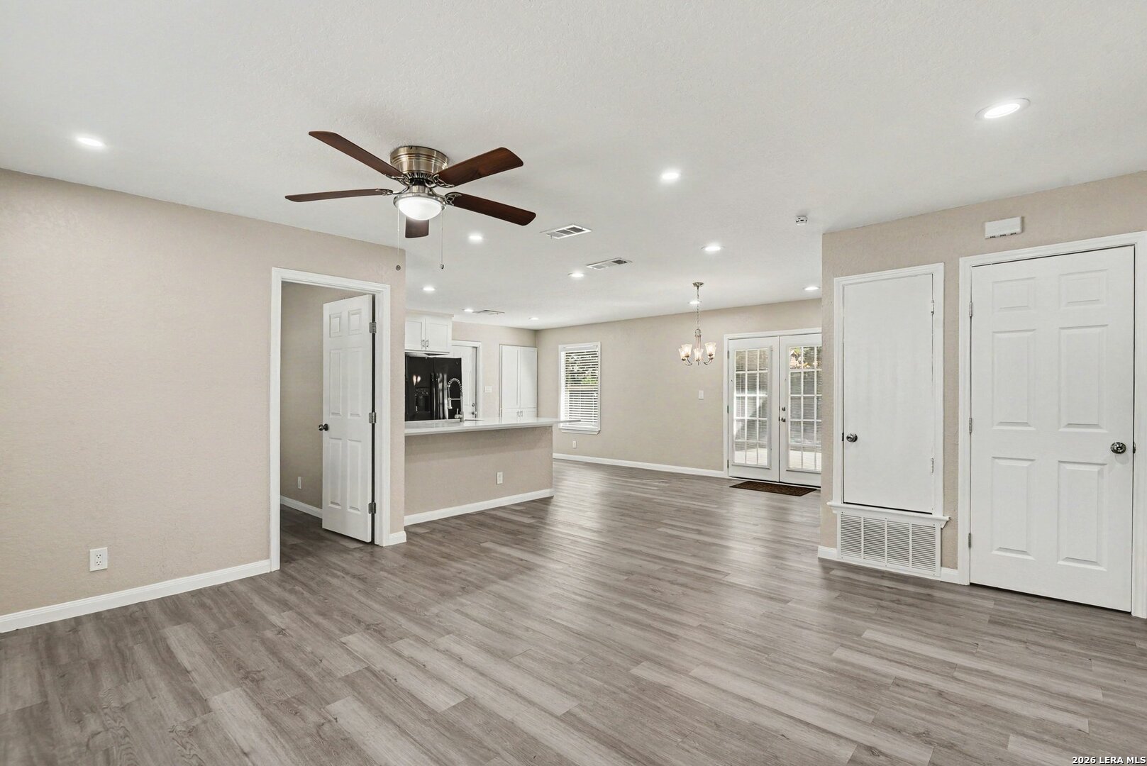 8426 GLEN CT, San Antonio, TX 78239