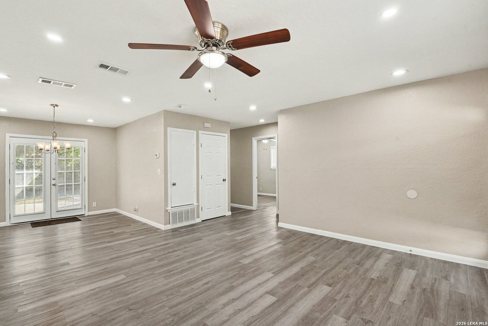 8426 GLEN CT, San Antonio, TX 78239