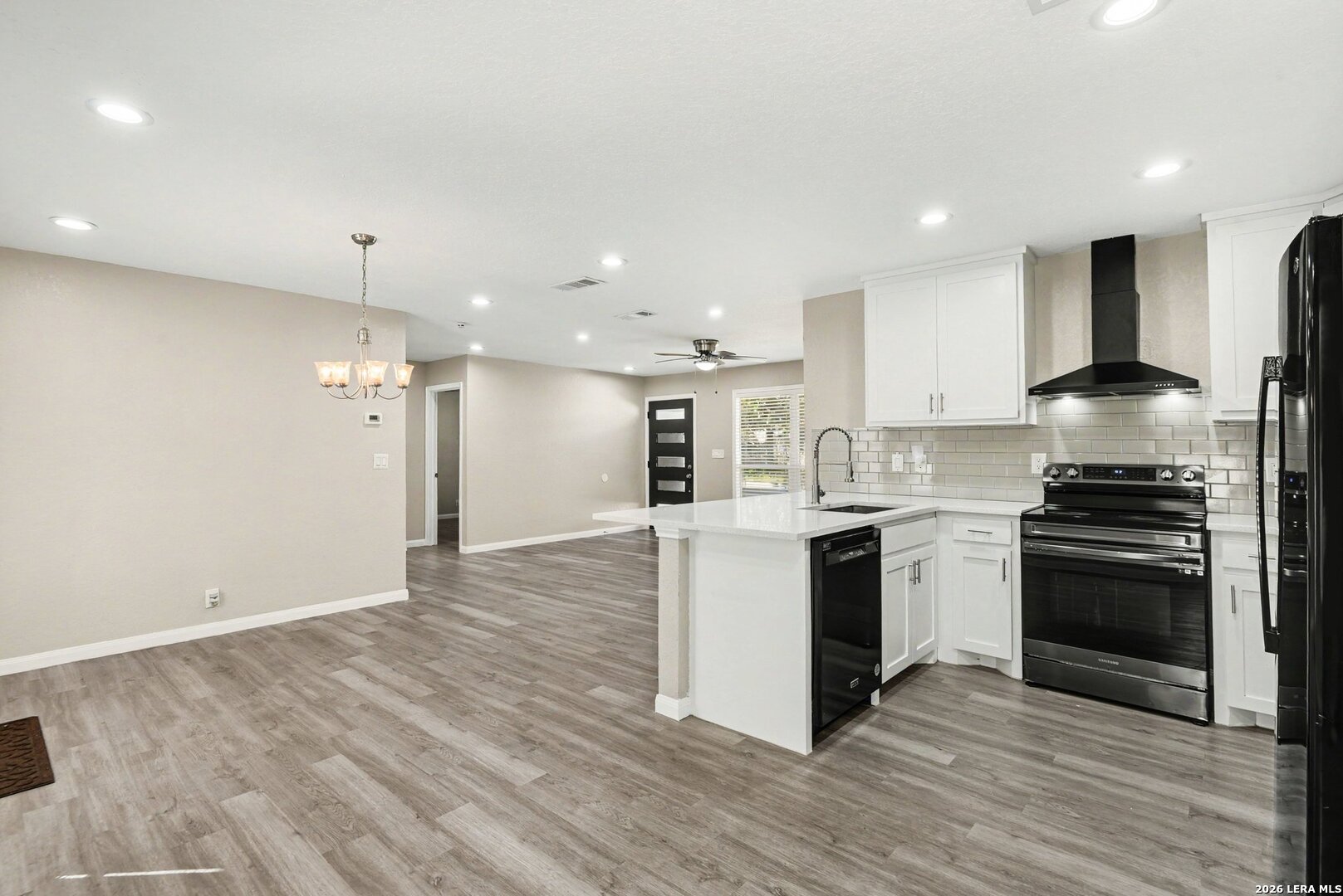 8426 GLEN CT, San Antonio, TX 78239