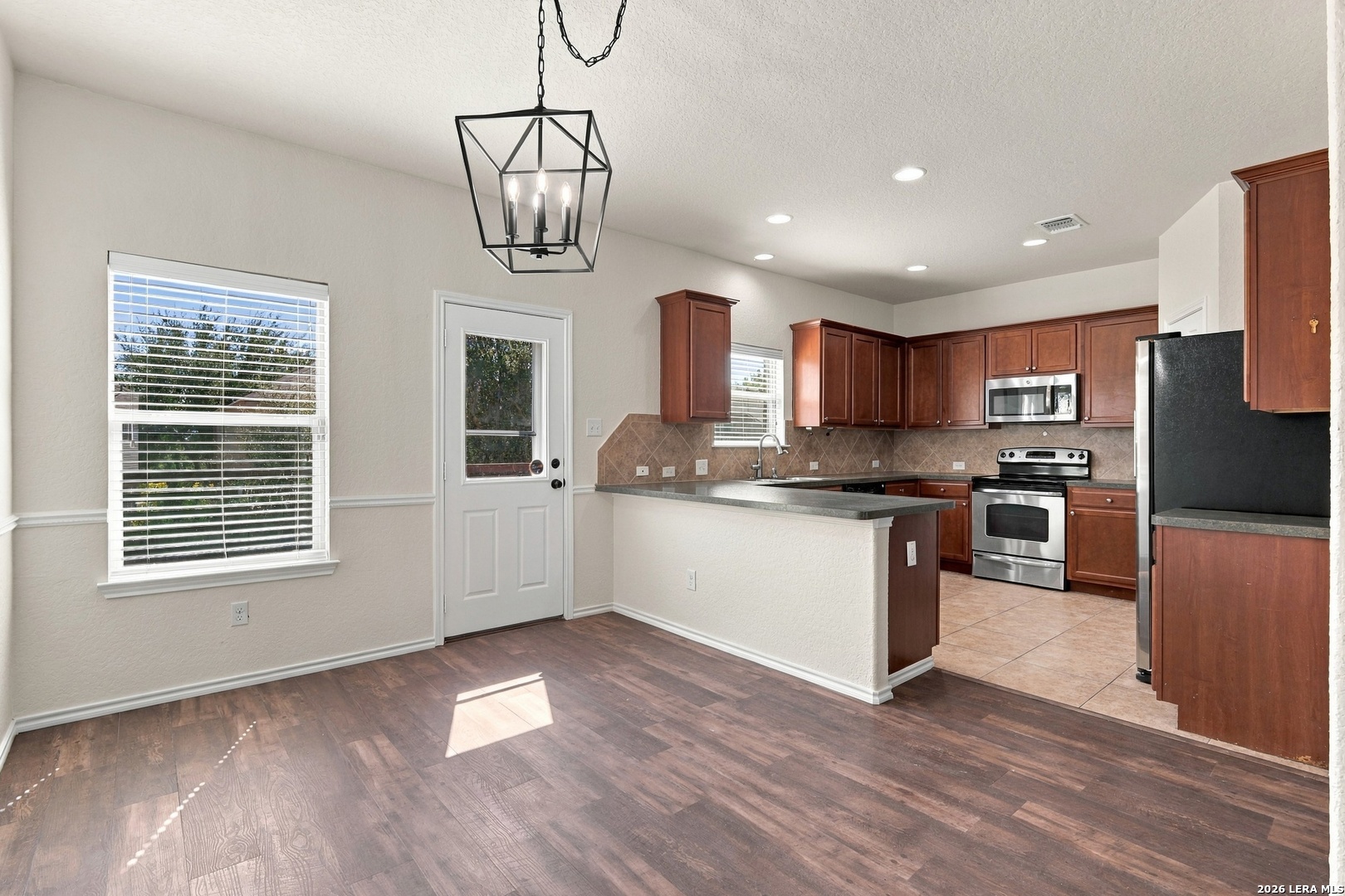 445 PRICKLY PEAR DR, Cibolo, TX 78108