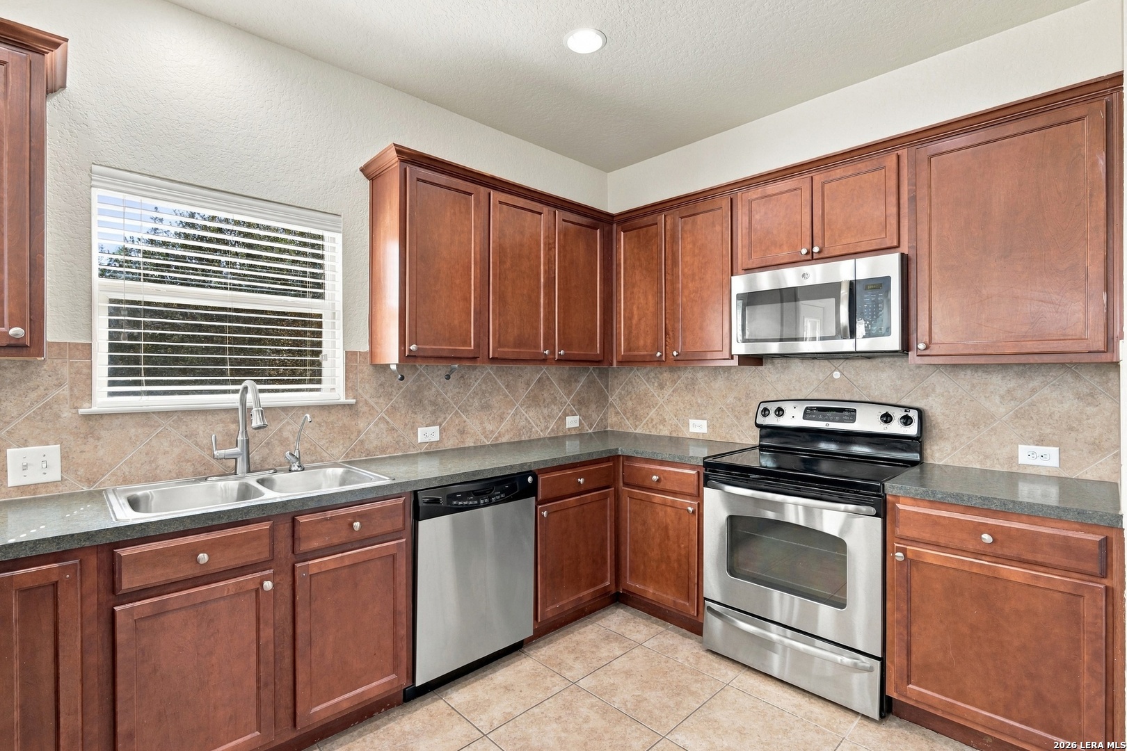 445 PRICKLY PEAR DR, Cibolo, TX 78108