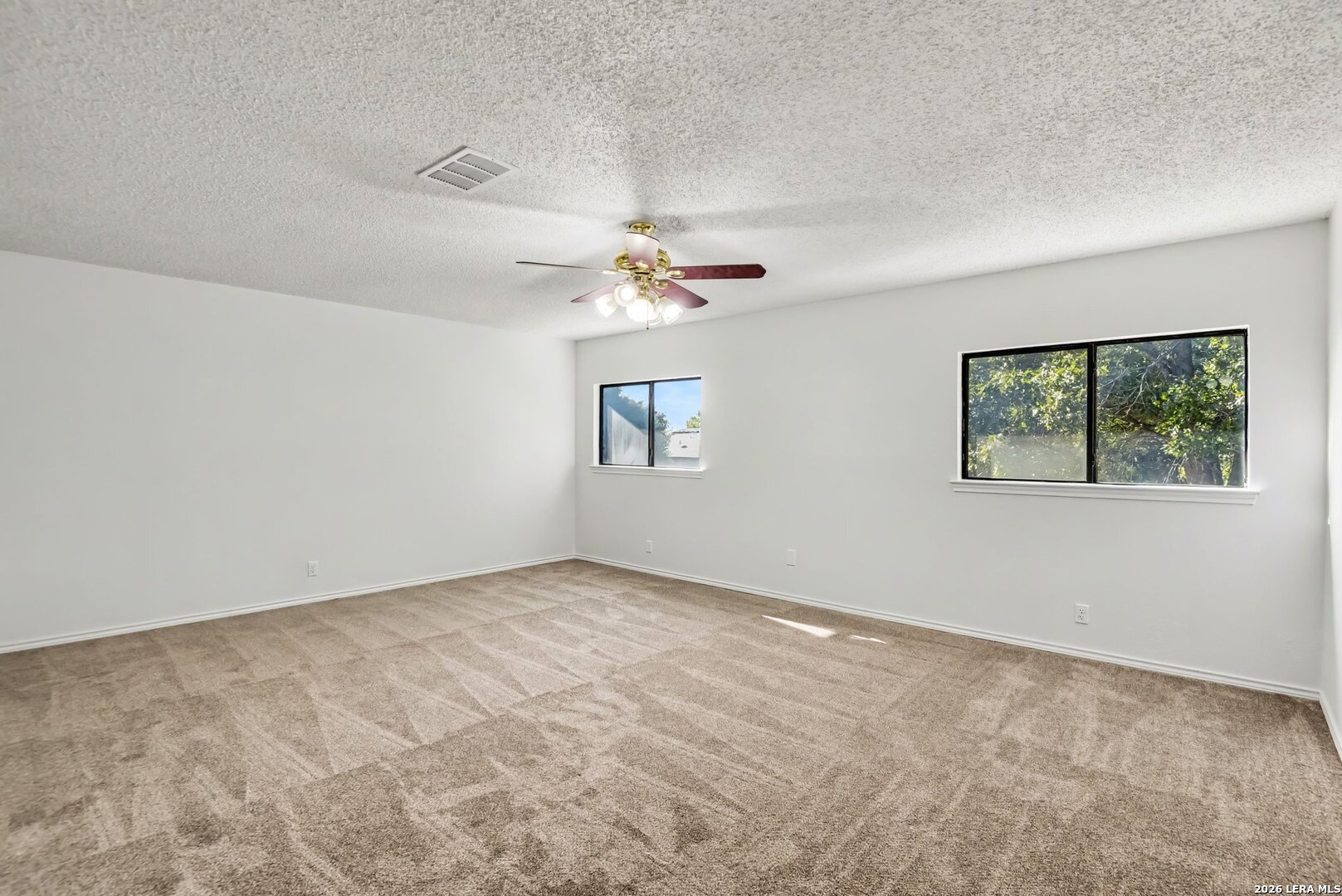 9135 Gambier Dr, San Antonio, TX 78250