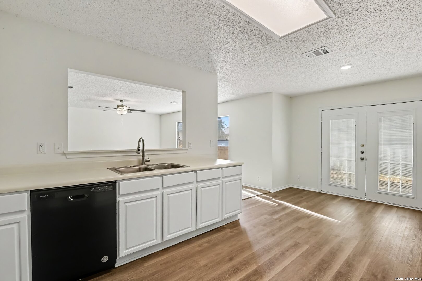 9135 Gambier Dr, San Antonio, TX 78250
