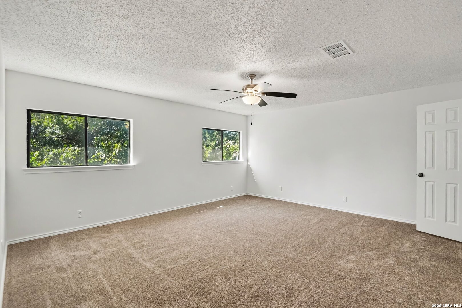 9135 Gambier Dr, San Antonio, TX 78250