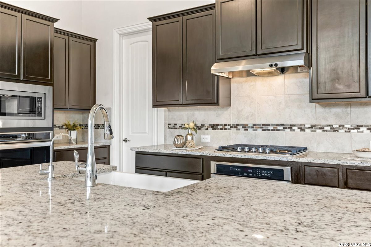 234 Branson Falls Dr, Boerne, TX 78006