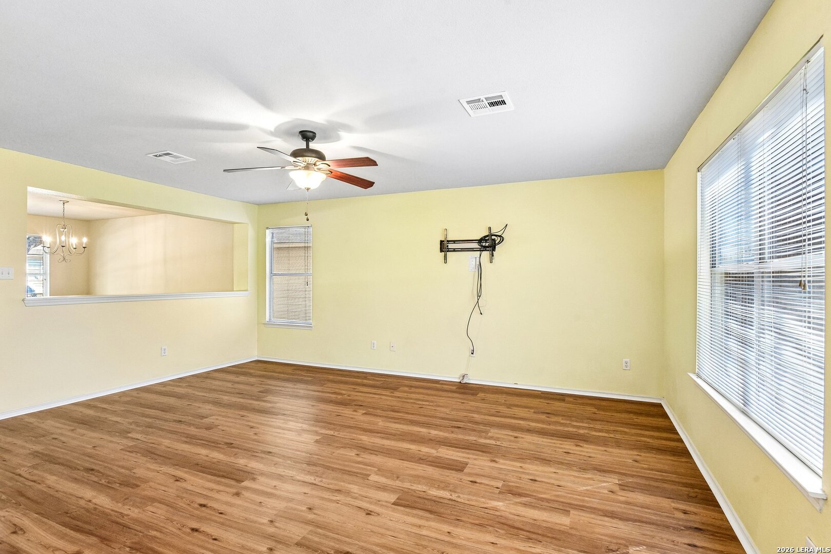 213 HEREFORD ST, Cibolo, TX 78108