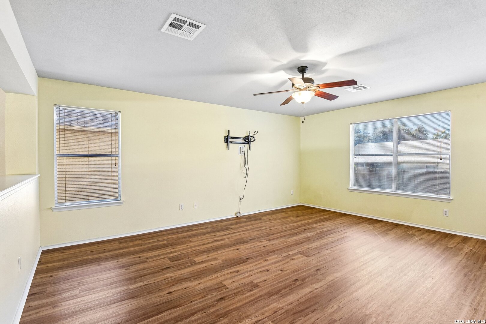 213 HEREFORD ST, Cibolo, TX 78108