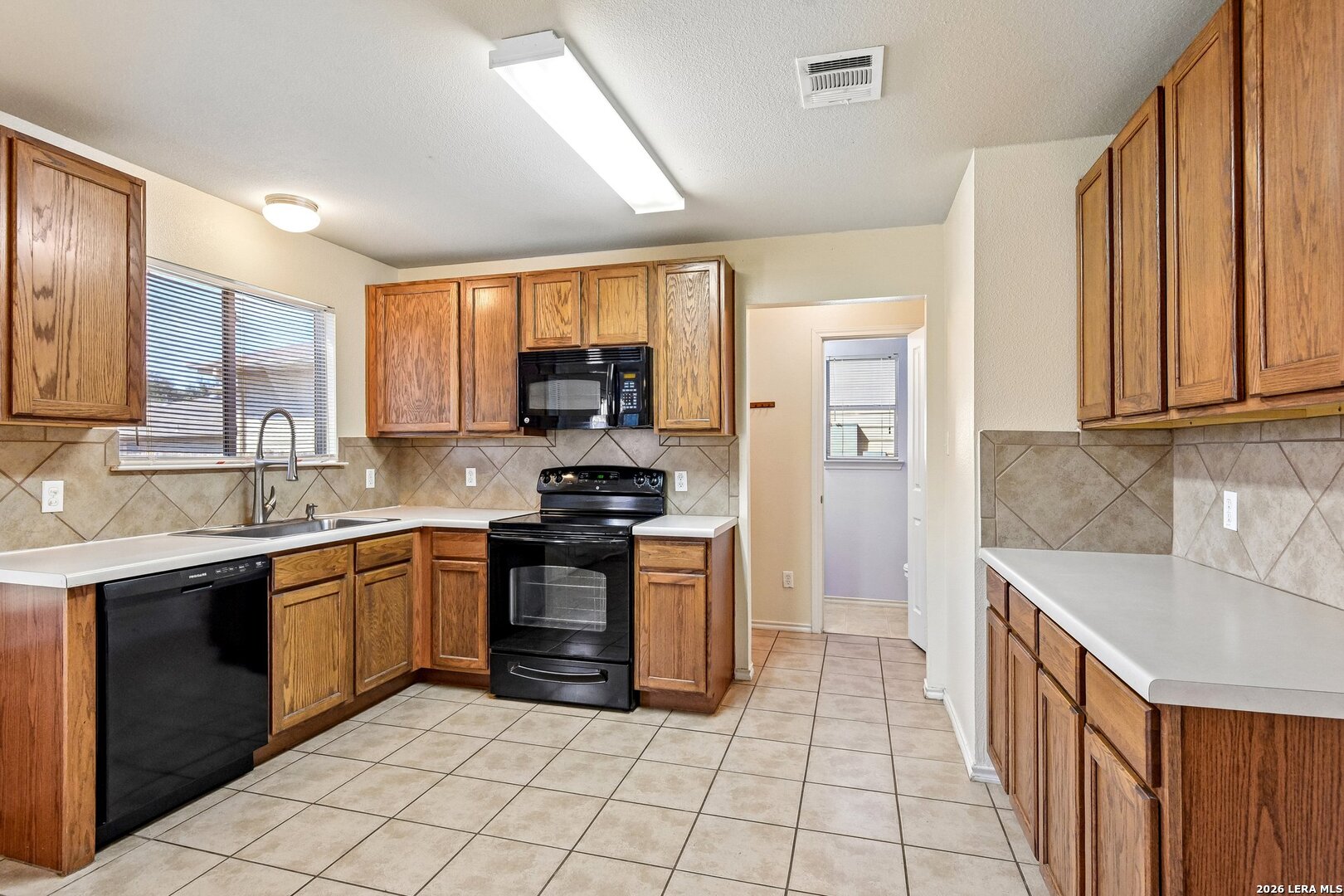 213 HEREFORD ST, Cibolo, TX 78108