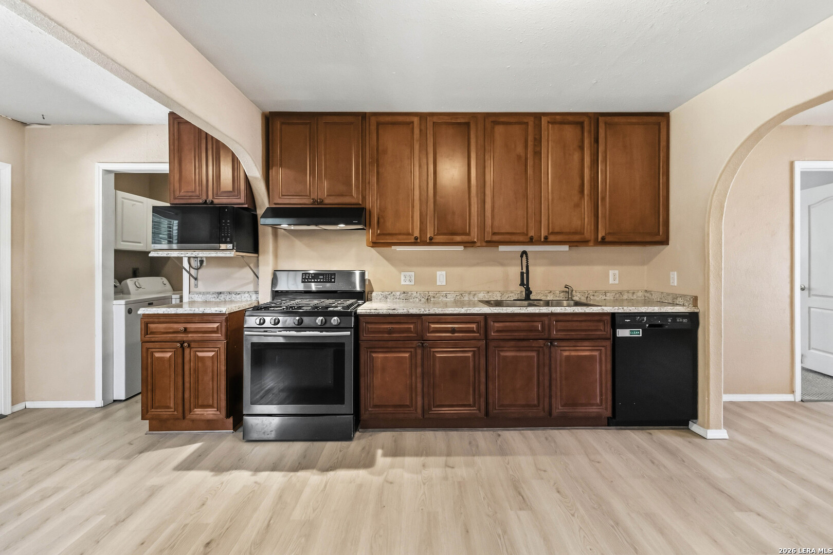 160 S KRUEGER AVE, New Braunfels, TX 78130