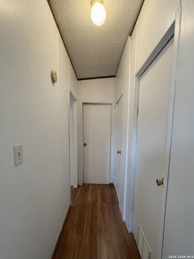 6000 SUNDANCE CIR, Mathis, TX 78368