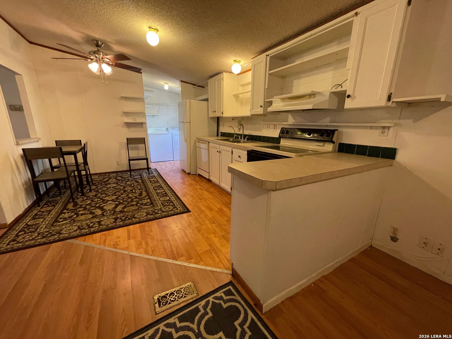 6000 SUNDANCE CIR, Mathis, TX 78368