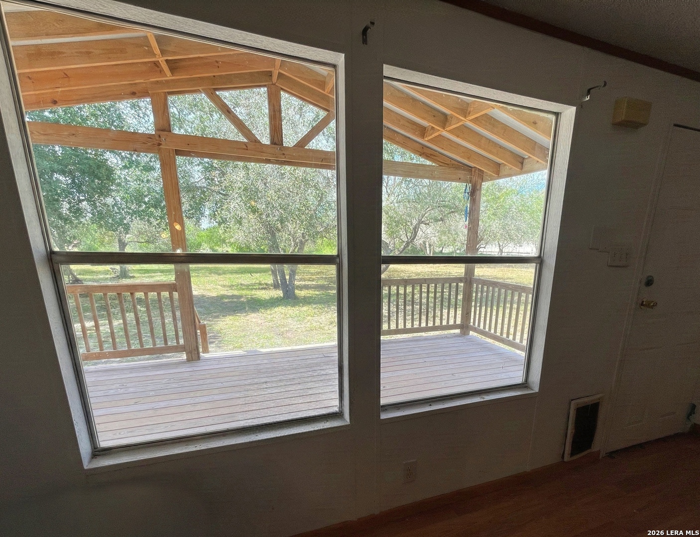 6000 SUNDANCE CIR, Mathis, TX 78368