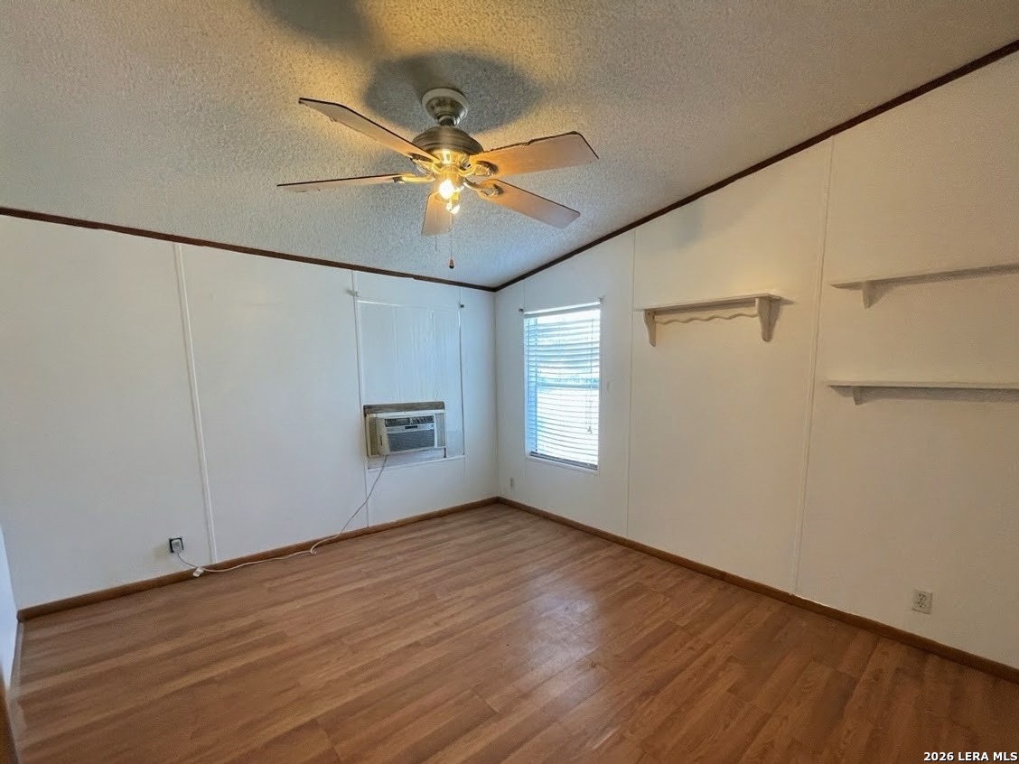 6000 SUNDANCE CIR, Mathis, TX 78368