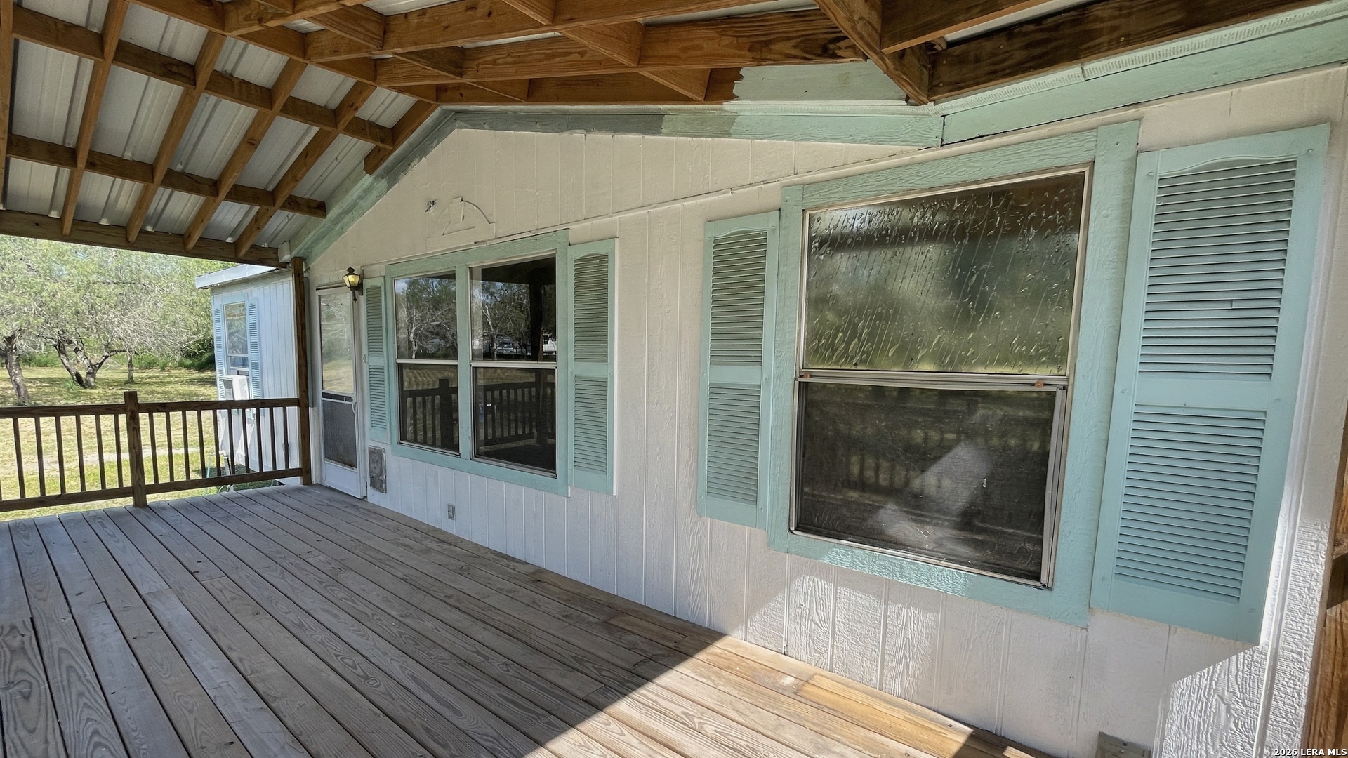 6000 SUNDANCE CIR, Mathis, TX 78368
