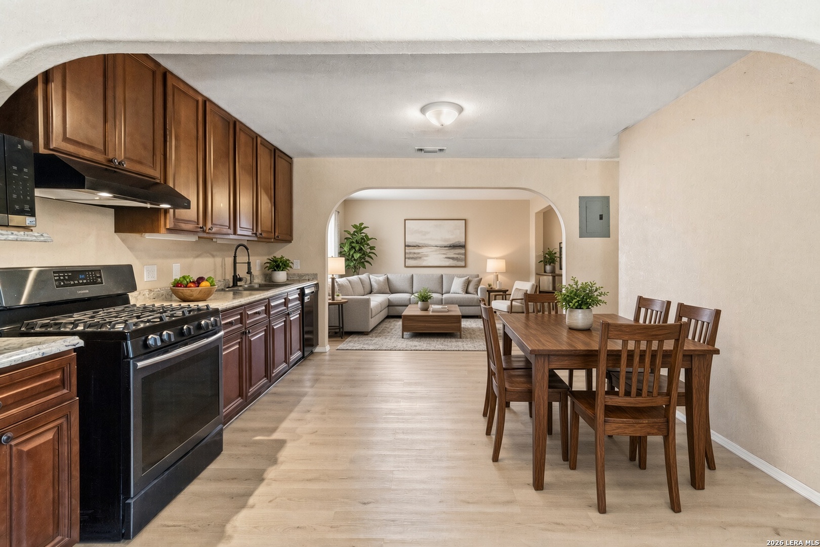 160 S KRUEGER AVE, New Braunfels, TX 78130