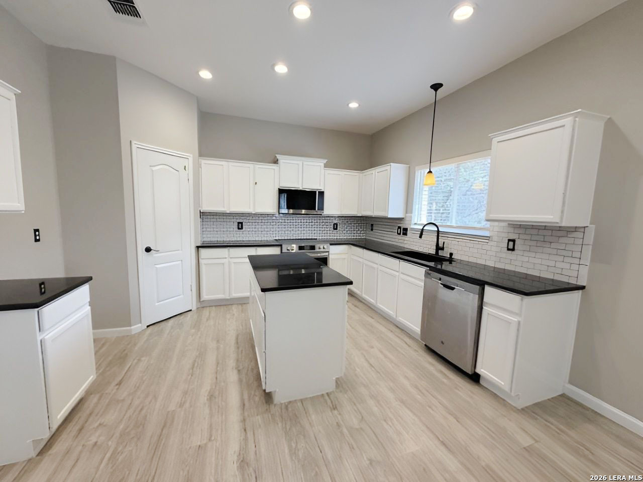 4122 Knollbluff, San Antonio, TX 78247