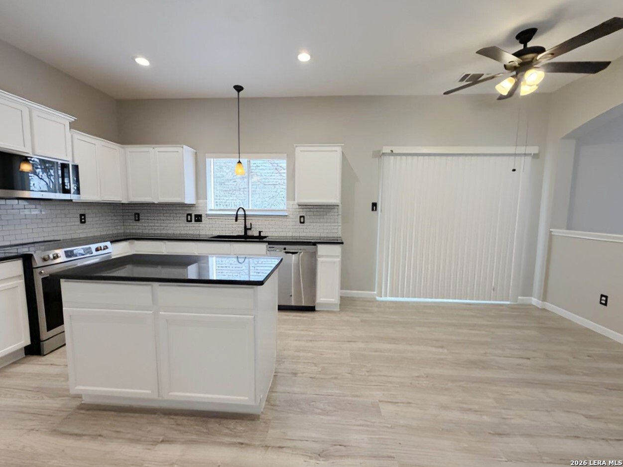 4122 Knollbluff, San Antonio, TX 78247