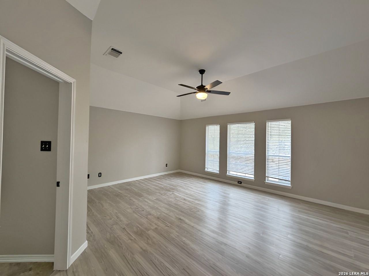 4122 Knollbluff, San Antonio, TX 78247