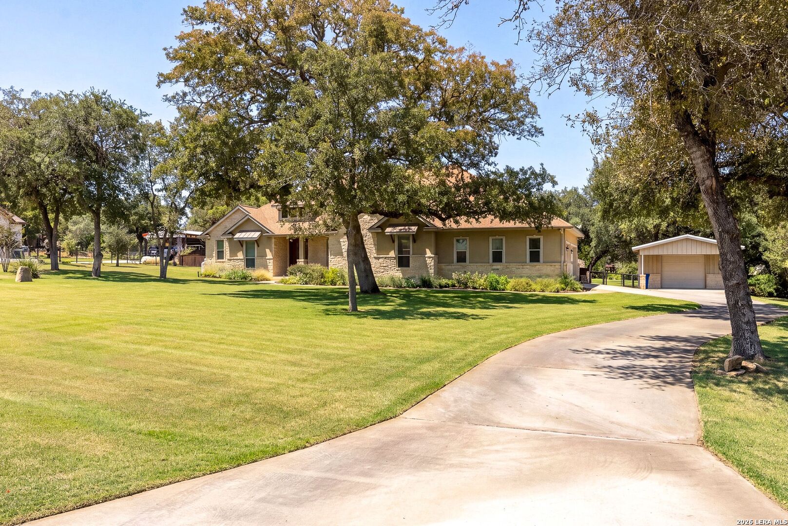 132 Circle Six Dr, La Vernia, TX 78121