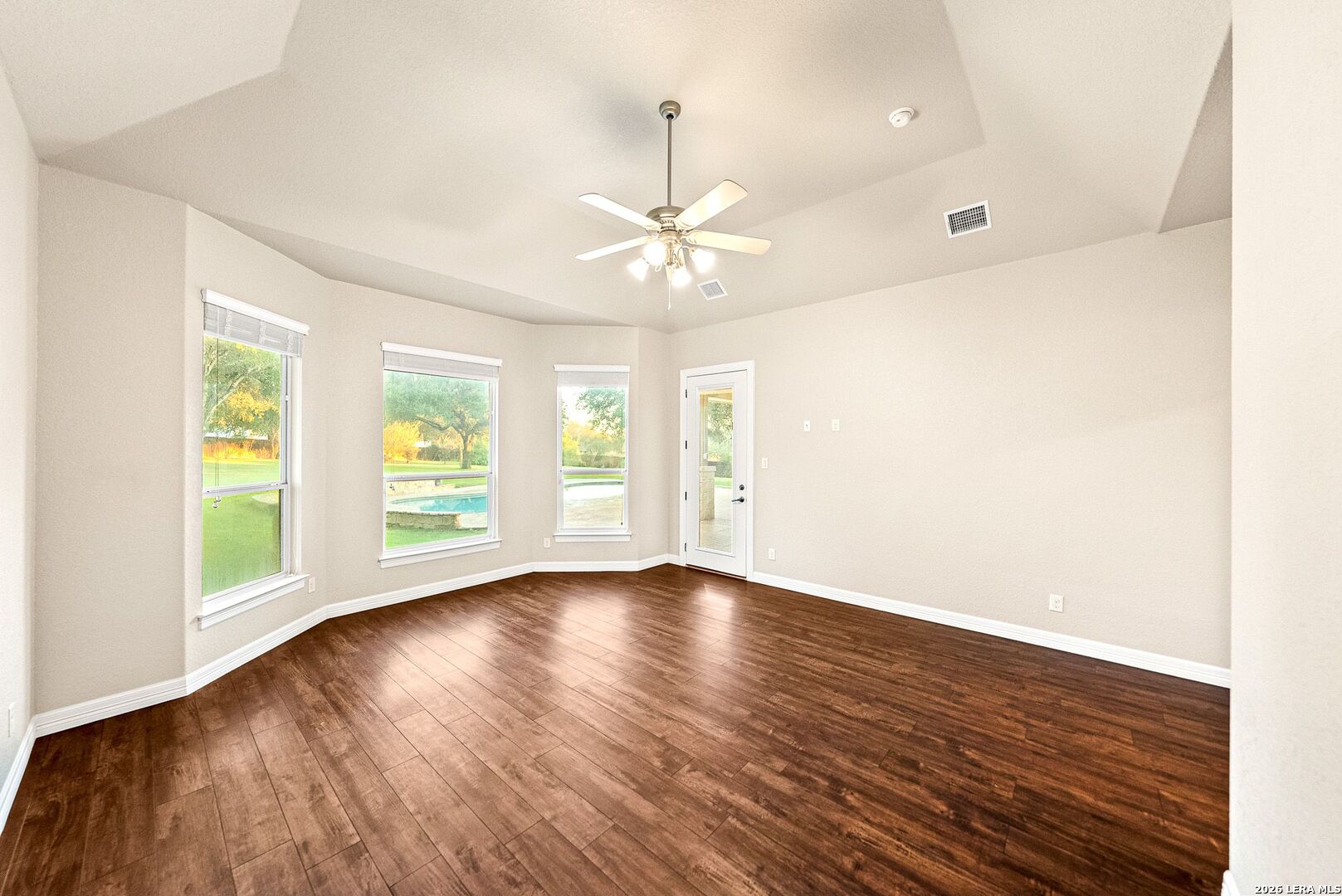 132 Circle Six Dr, La Vernia, TX 78121