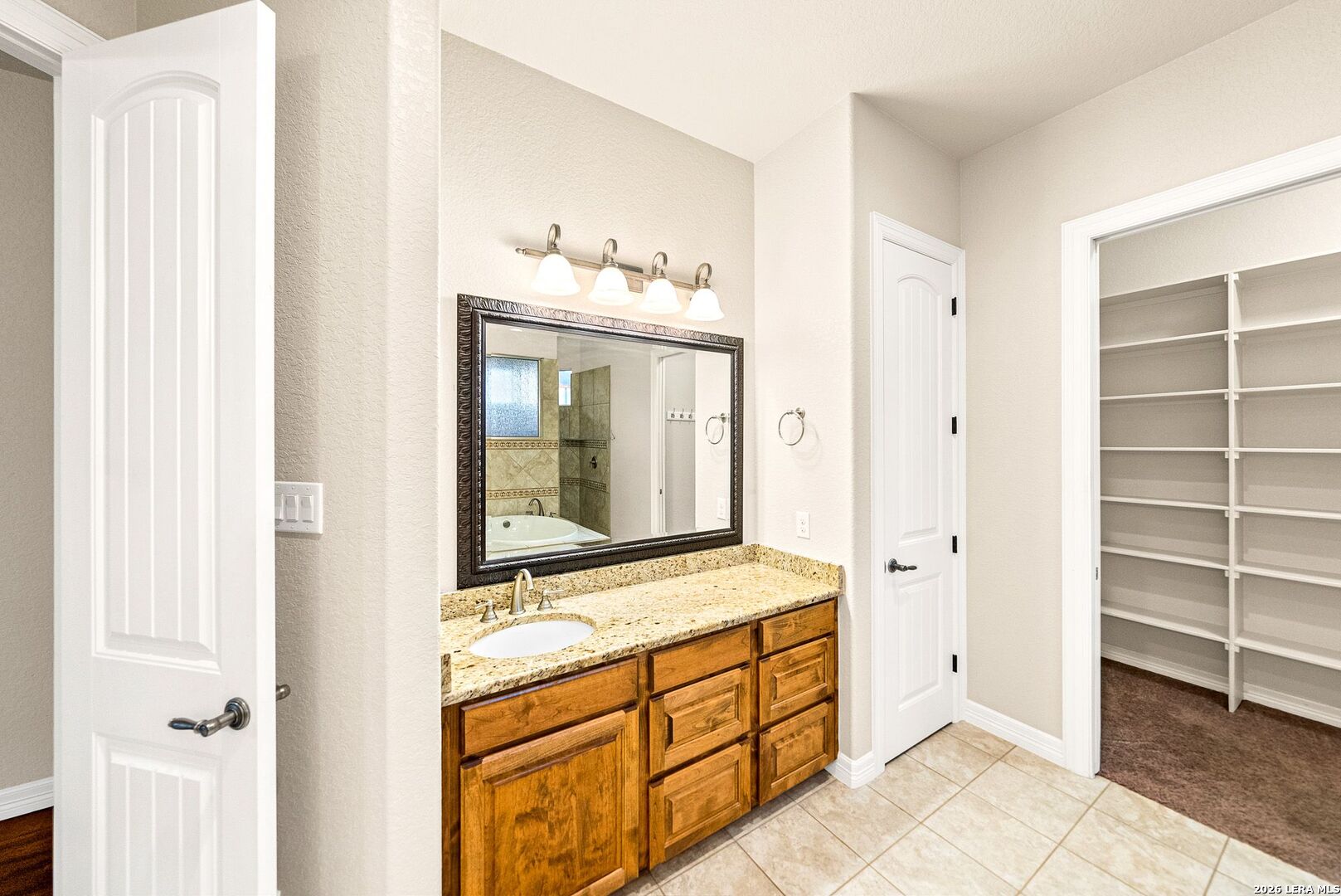 132 Circle Six Dr, La Vernia, TX 78121