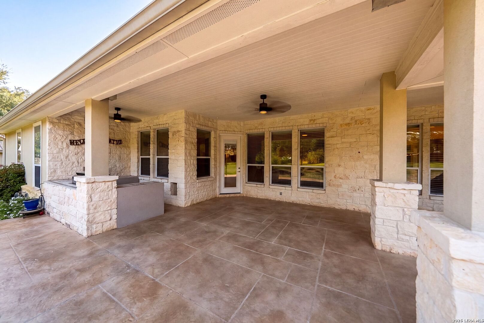 132 Circle Six Dr, La Vernia, TX 78121