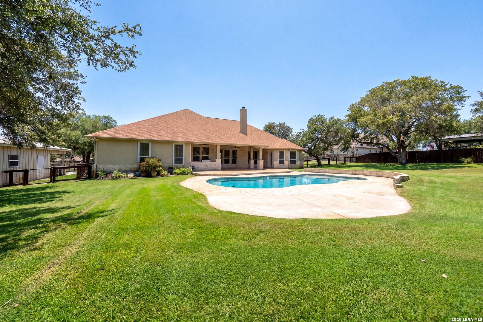 132 Circle Six Dr, La Vernia, TX 78121