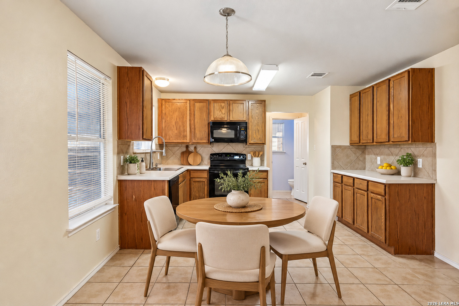 213 HEREFORD ST, Cibolo, TX 78108