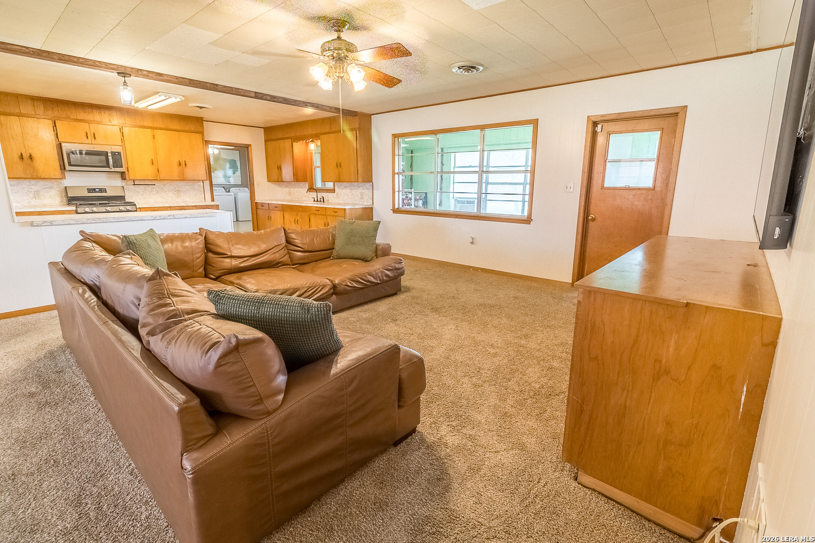 359 1st St, TX 78391