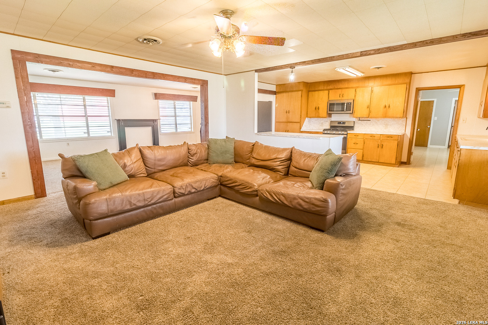 359 1st St, TX 78391