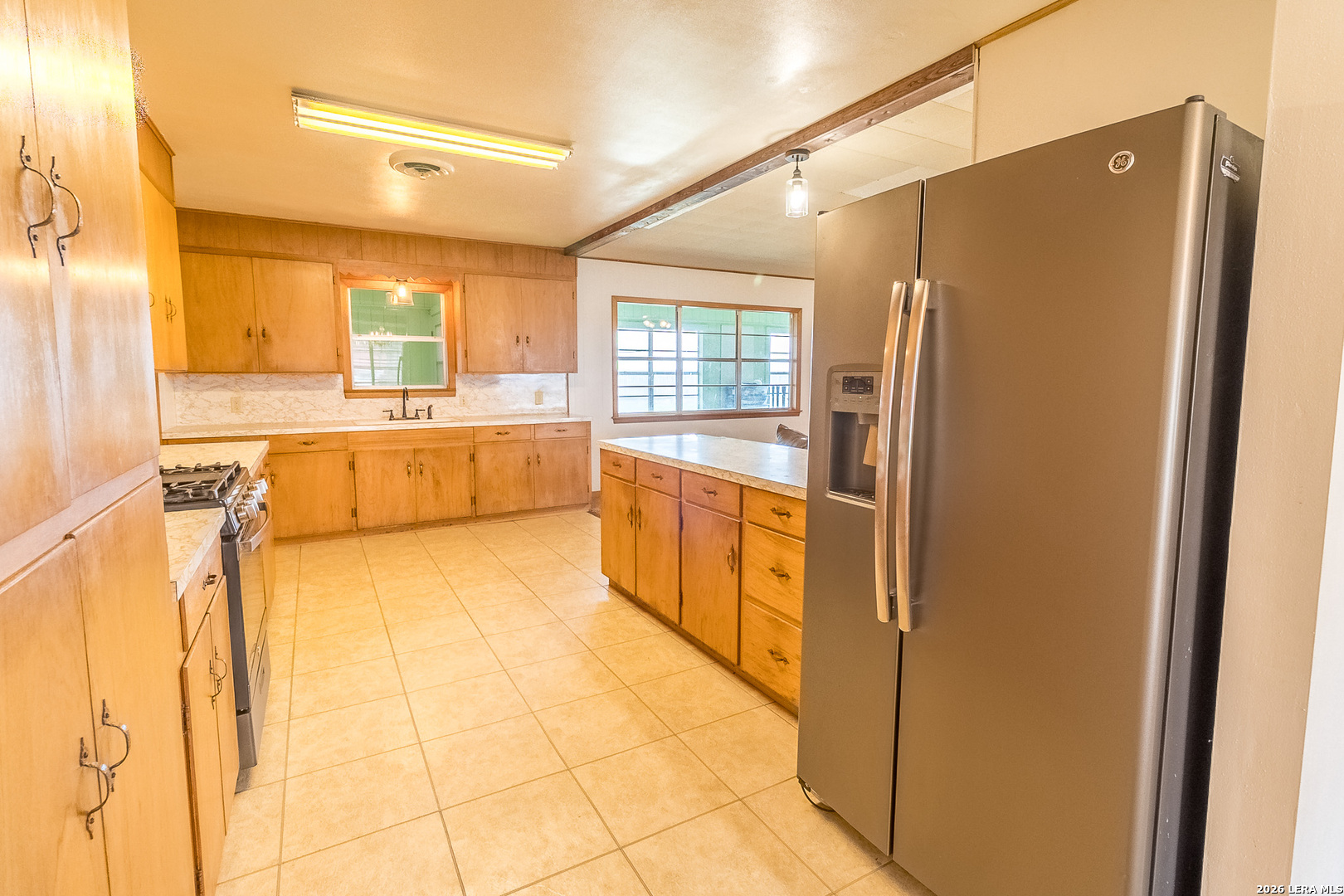 359 1st St, TX 78391