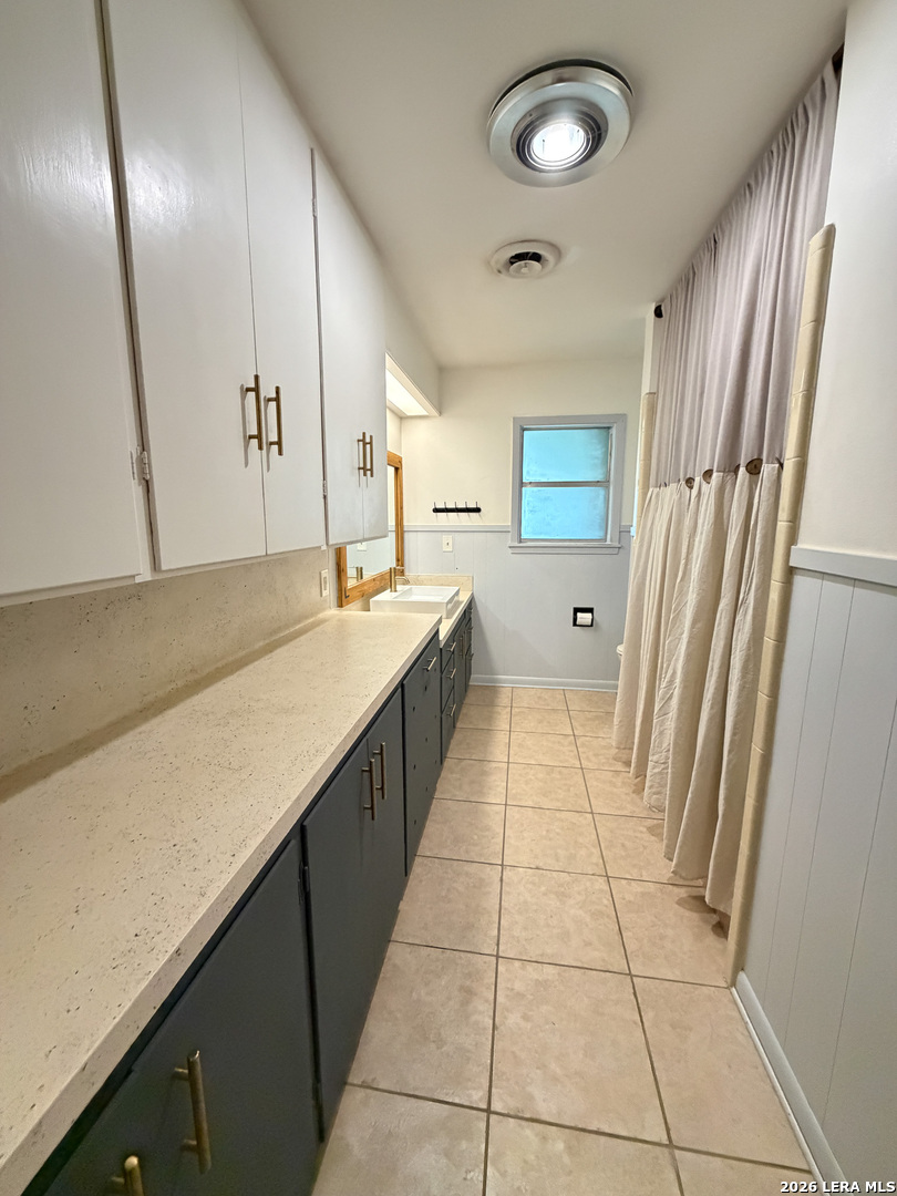 359 1st St, TX 78391