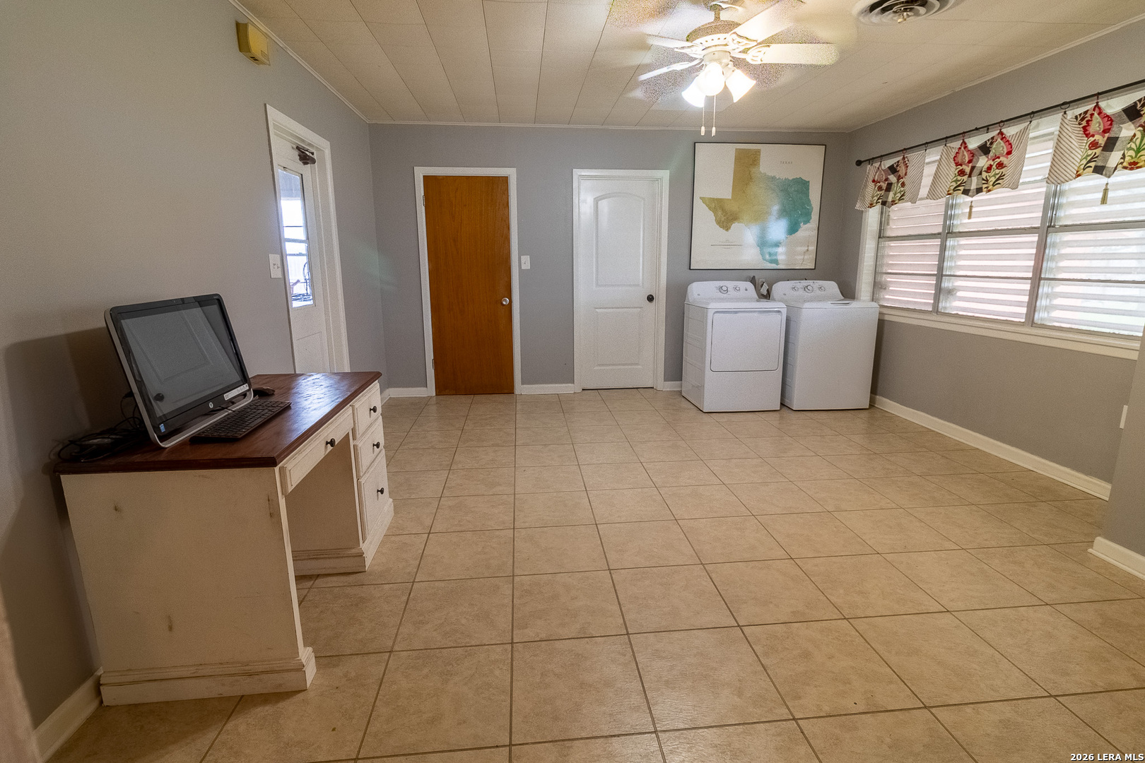 359 1st St, TX 78391
