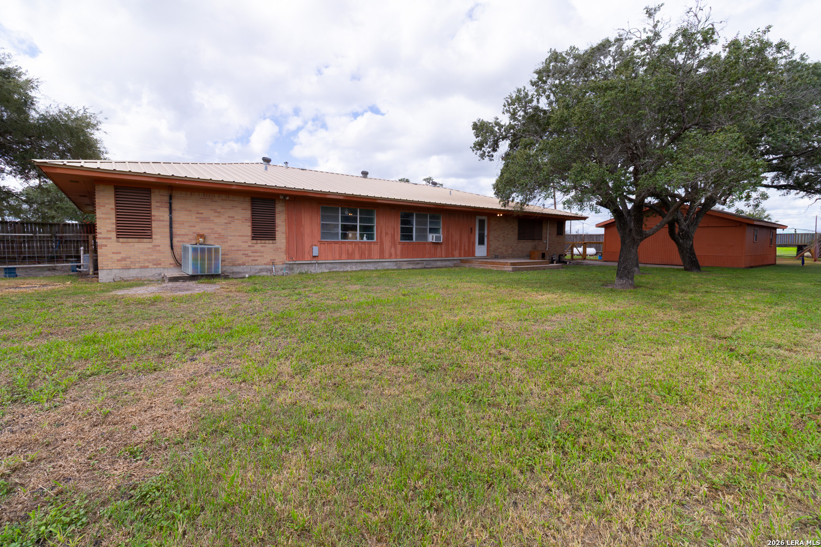 359 1st St, TX 78391