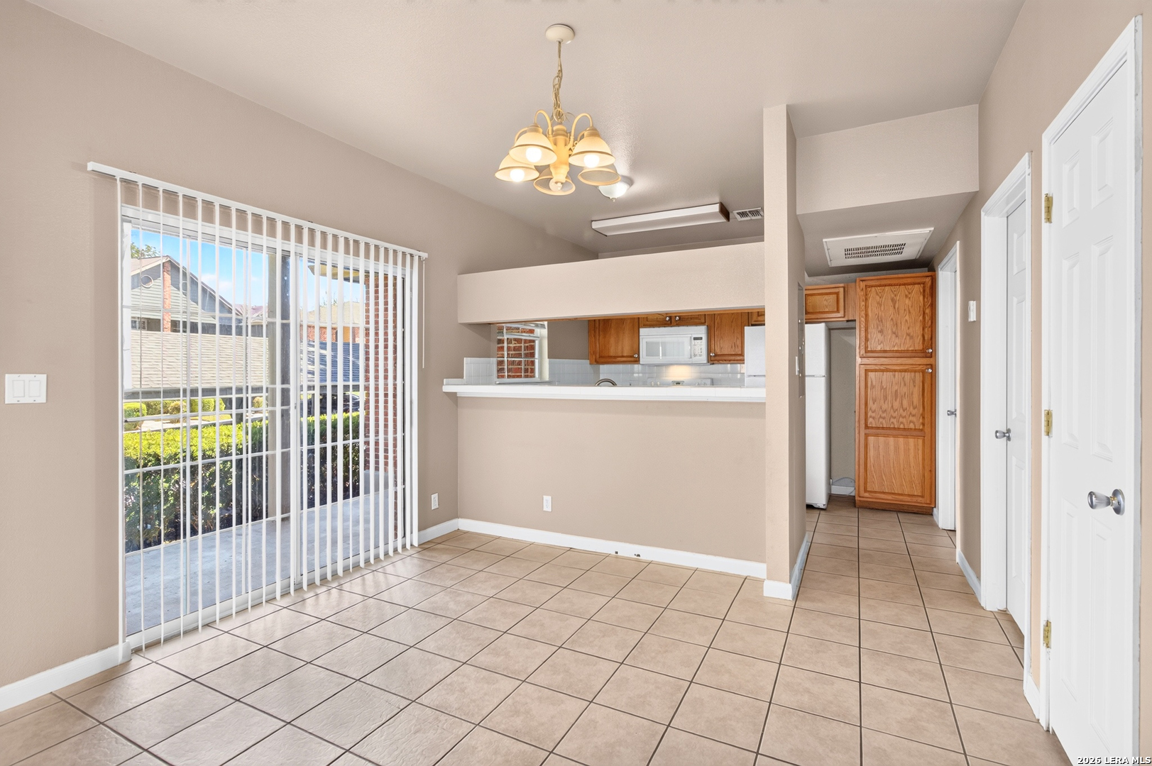 36 Chapel Hill Cir, San Antonio, TX 78240