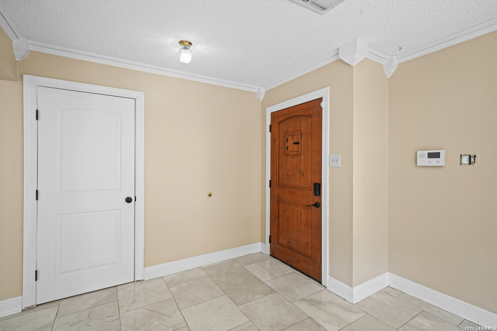 5216 VINECREST CIR, Kirby, TX 78219
