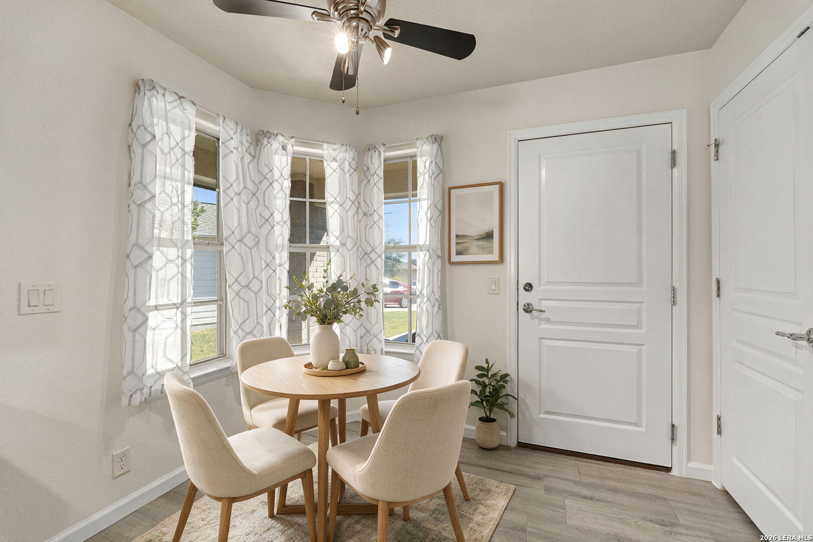 Eat-In Kitchen