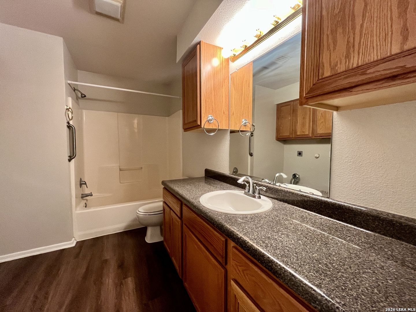 130 S MANSFIELD ST, #B, Pleasanton, TX 78064