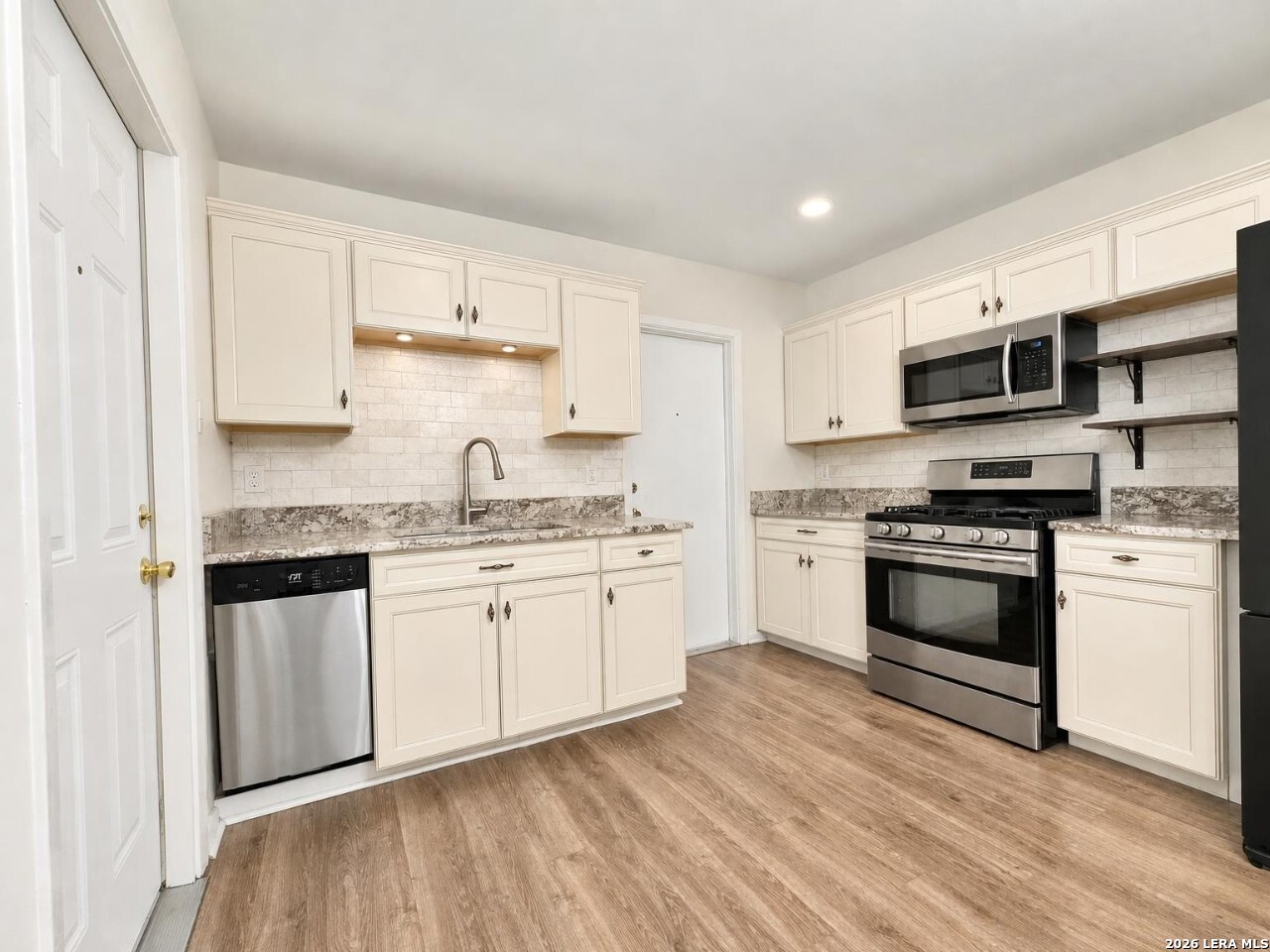 712 Aero Ave, Schertz, TX 78154