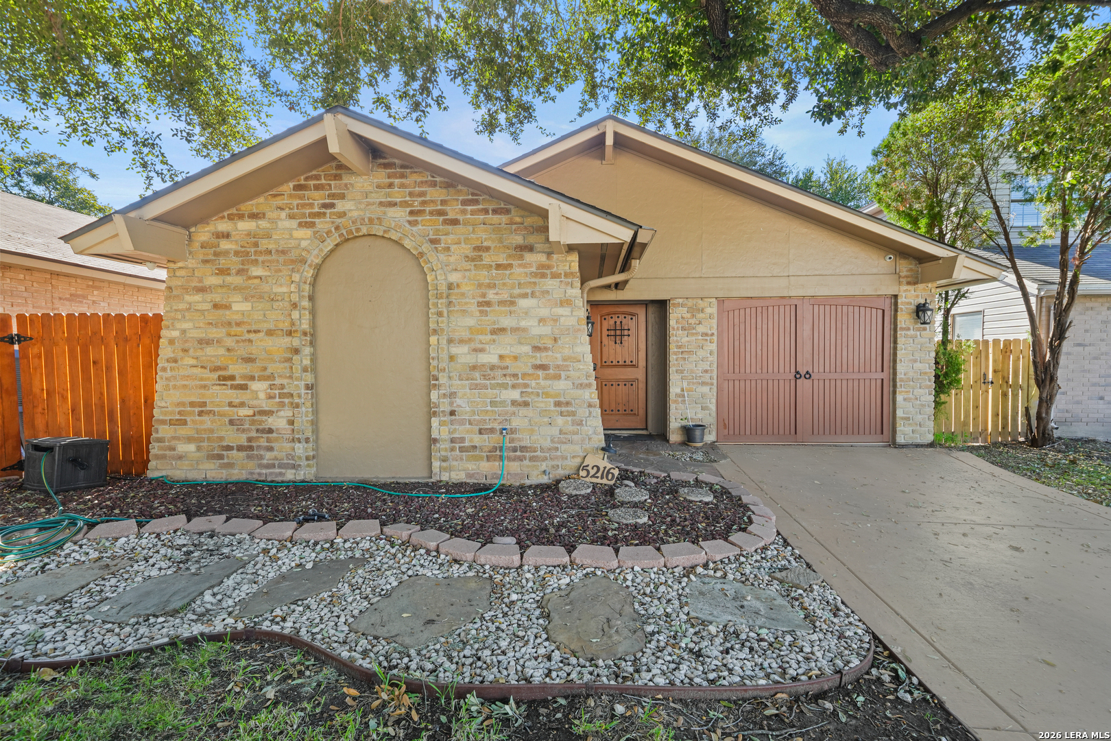 5216 VINECREST CIR, Kirby, TX 78219