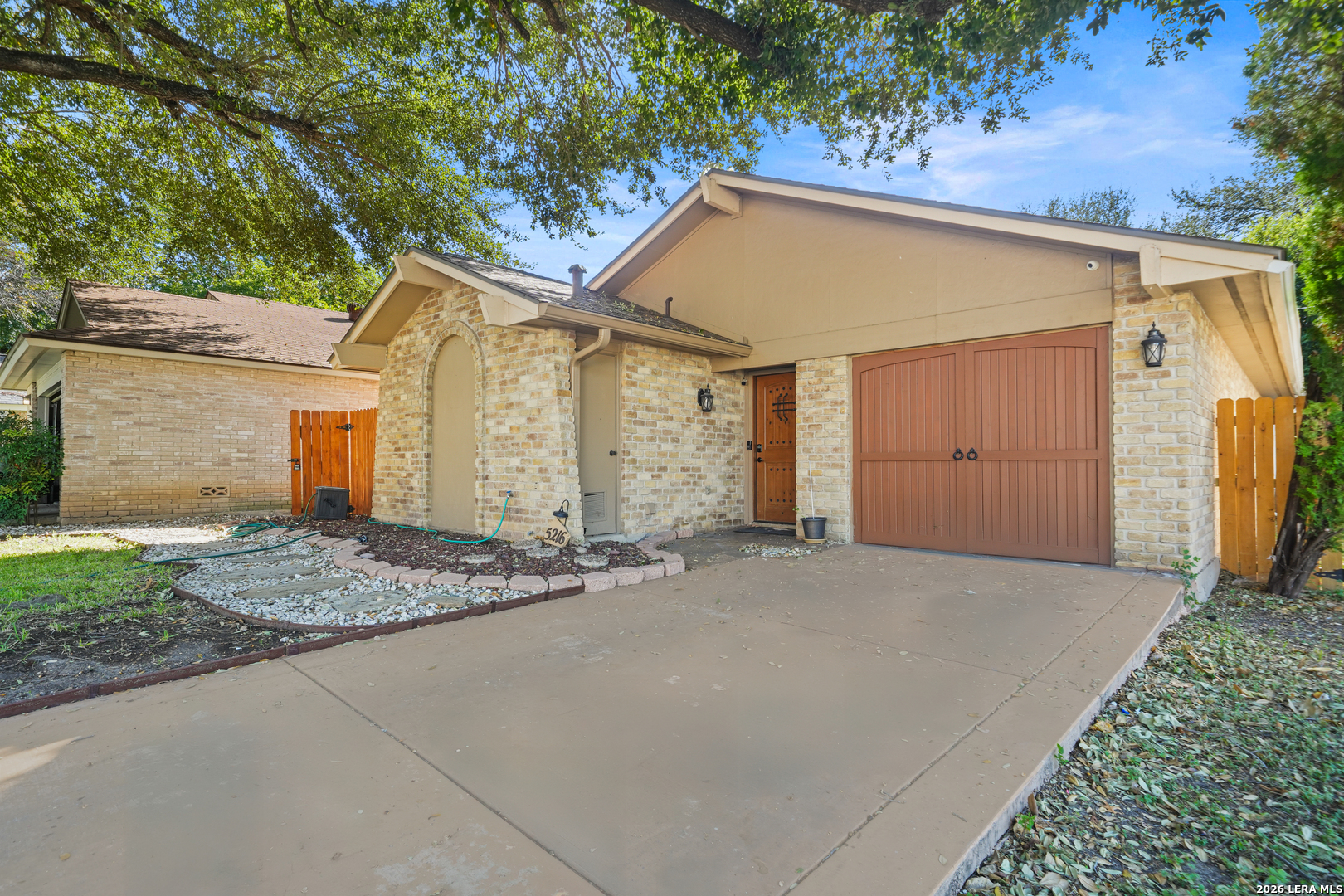 5216 VINECREST CIR, Kirby, TX 78219