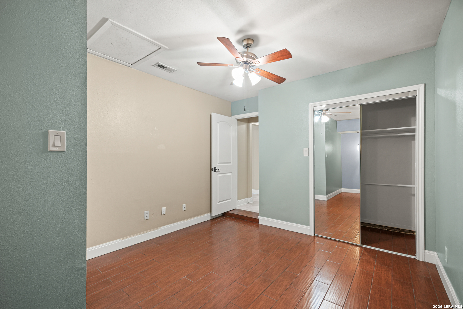 5216 VINECREST CIR, Kirby, TX 78219