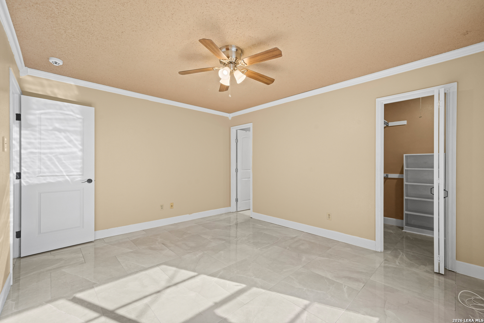 5216 VINECREST CIR, Kirby, TX 78219