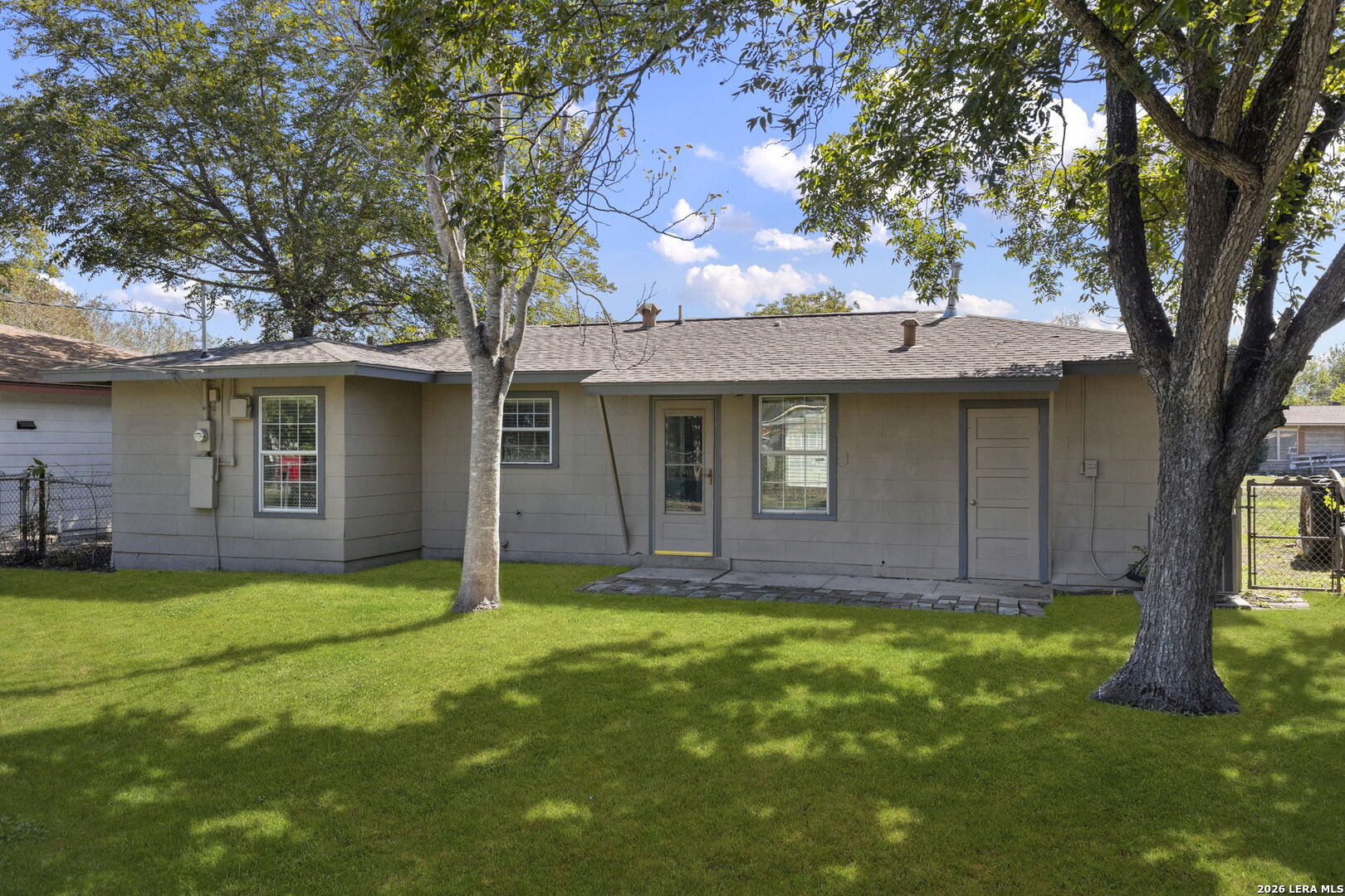 247 Creath Pl, San Antonio, TX 78221